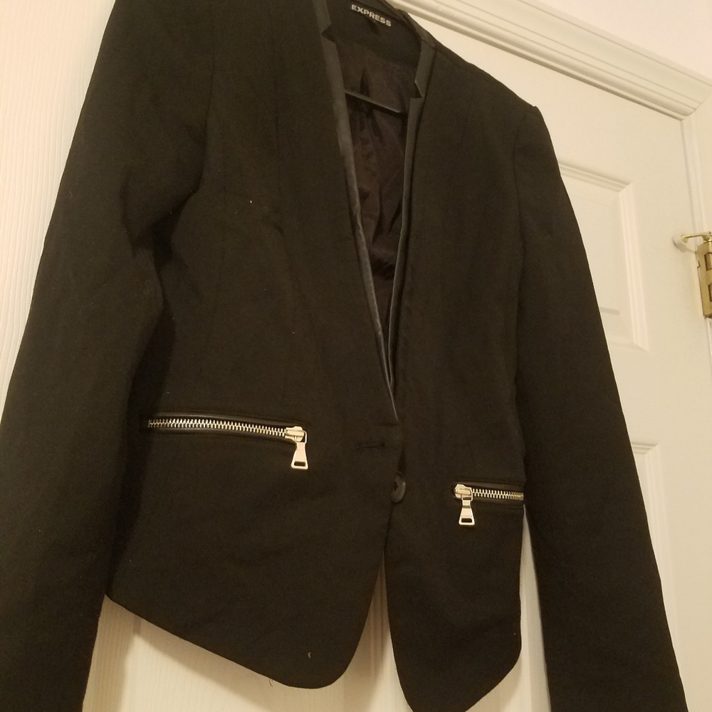 Blazer - Picture 3 of 3